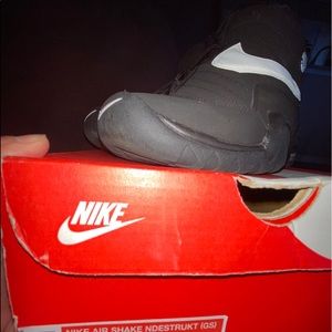 Nike air shake